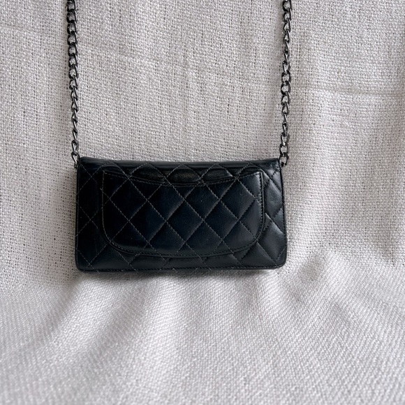 Authentic Chanel Matelassé Black Lambskin Wallet with Added Chain - Picture 2 of 15